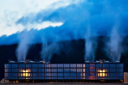 heres-steam-shooting-out-of-the-dalles-data-center-in-oregon-as-its-cooling-down
